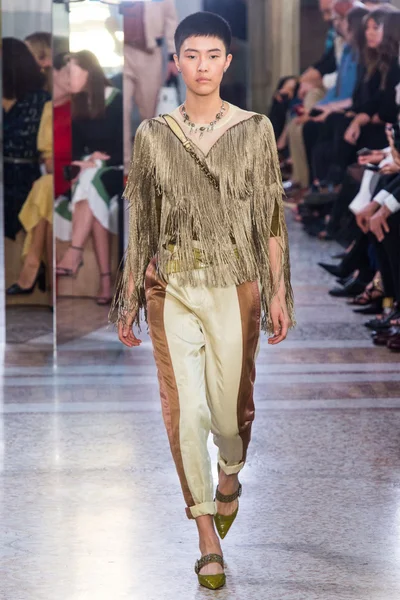 Look 26